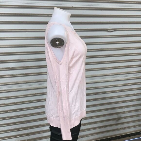 Vince Camuto cold shoulder pink sweater - Picture 5 of 8